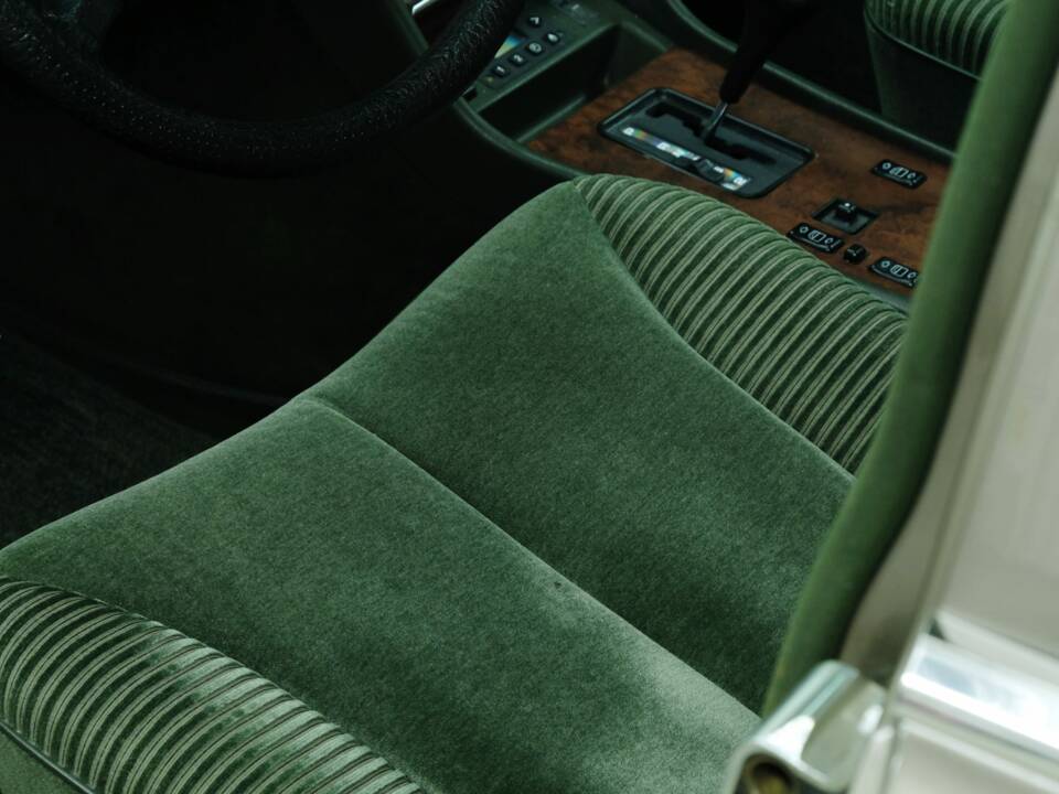 Bild 41/50 von Mercedes-Benz 300 SEL (1986)