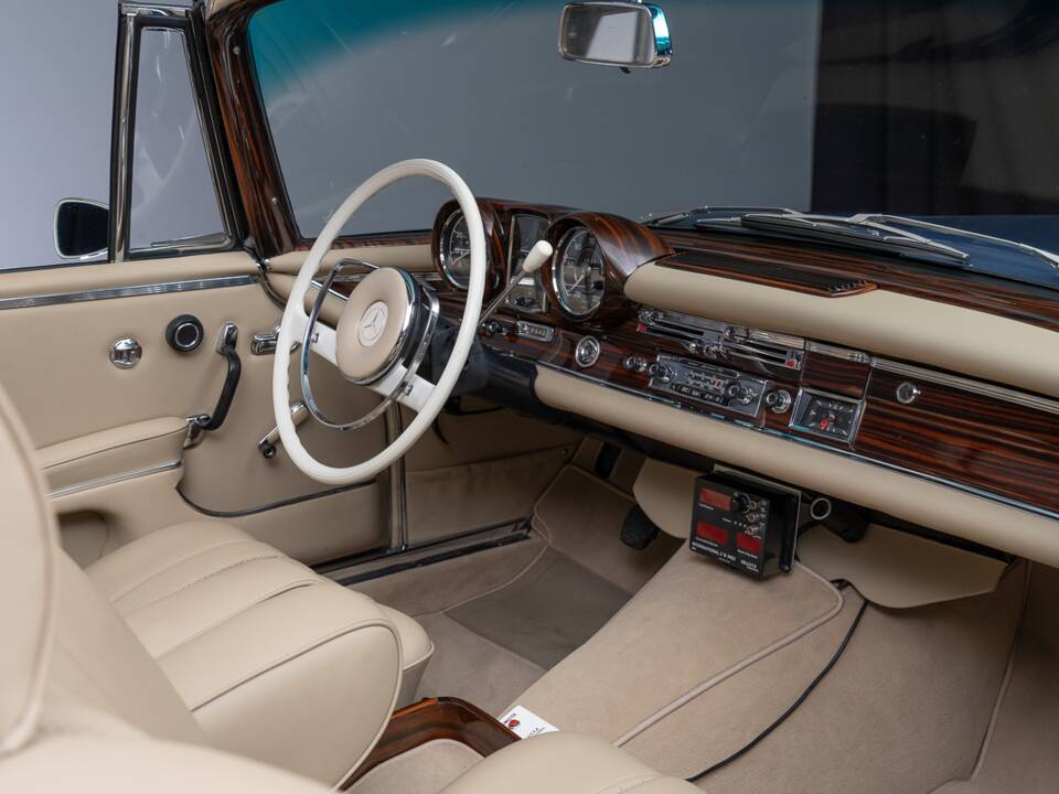 Bild 25/34 von Mercedes-Benz 250 SE (1966)