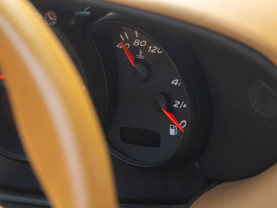 Immagine 32/50 di Porsche Boxster (2004)