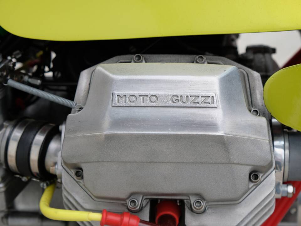 Image 15/39 of Moto Guzzi 1000 SP II (1985)