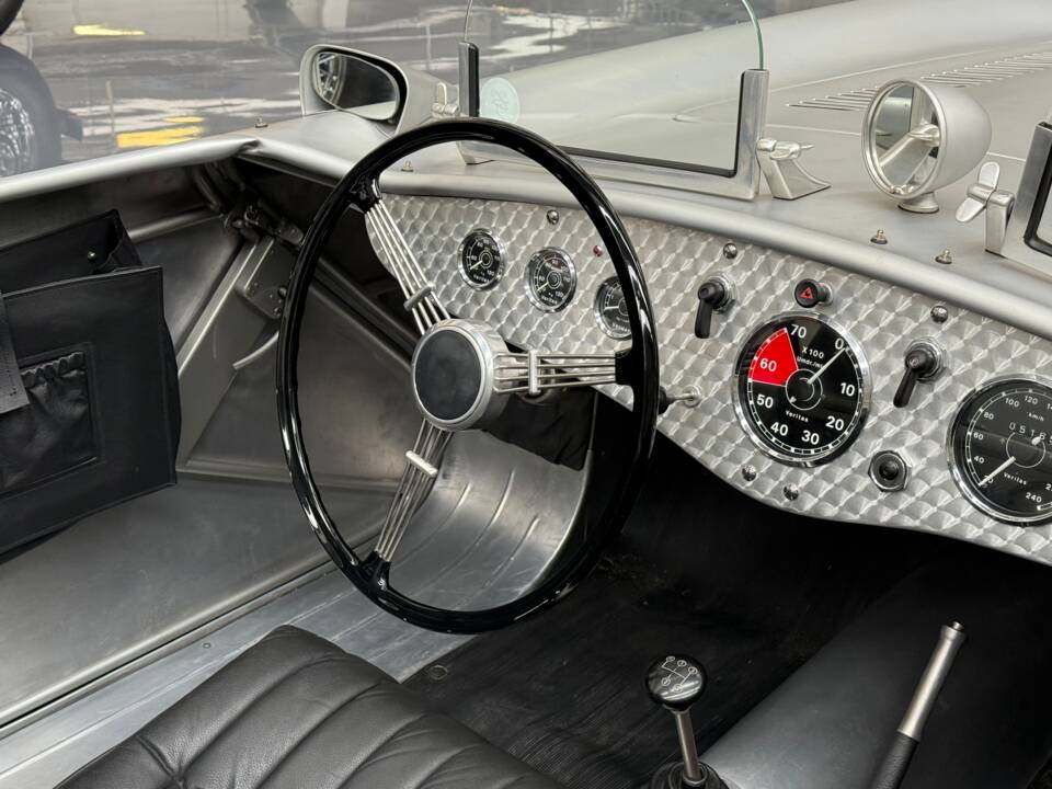 Image 18/24 of Veritas RS (1948)