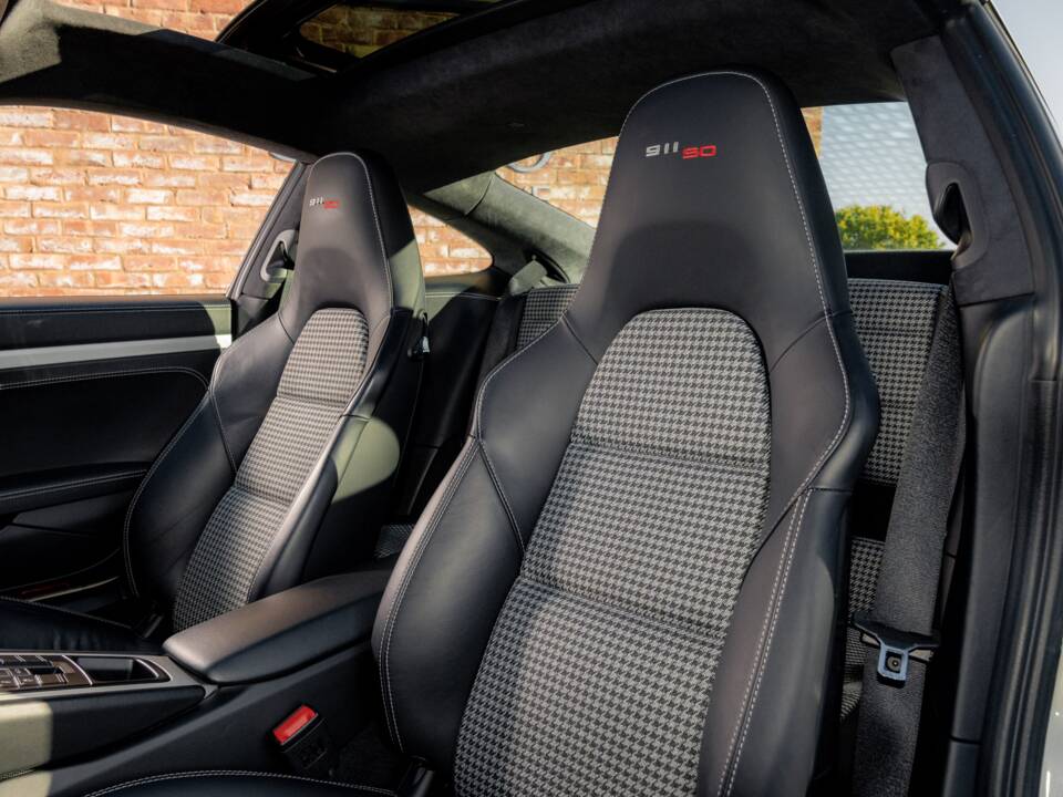 Immagine 44/71 di Porsche 911 Carrera S (2014)