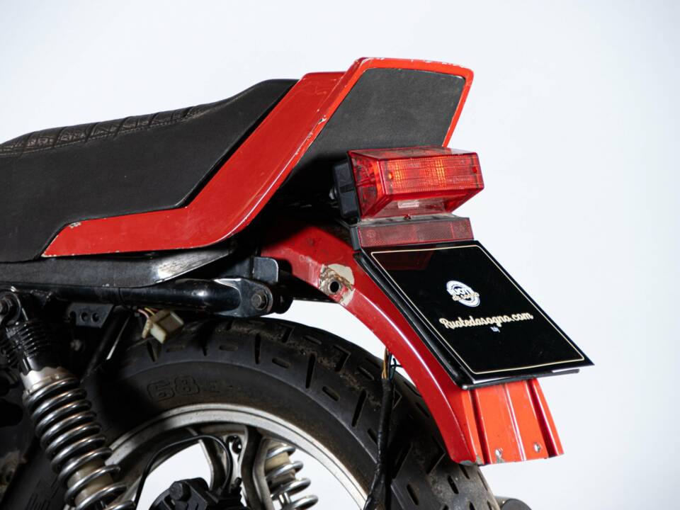 Image 14/49 de Moto Guzzi 850 LeMans (1981)