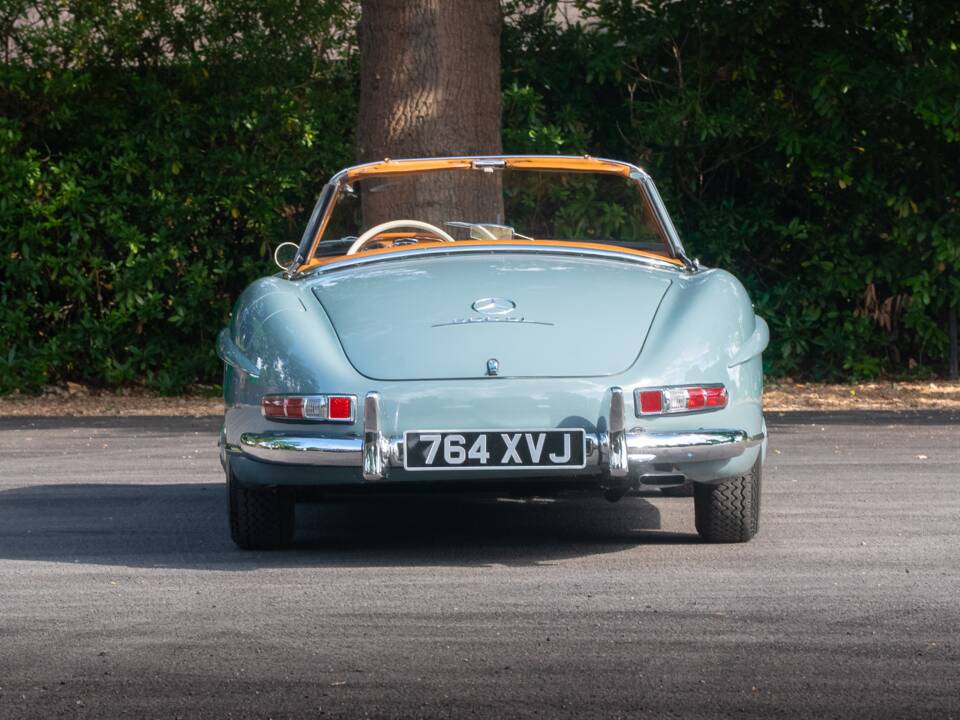 Image 33/50 of Mercedes-Benz 300 SL Roadster (1957)