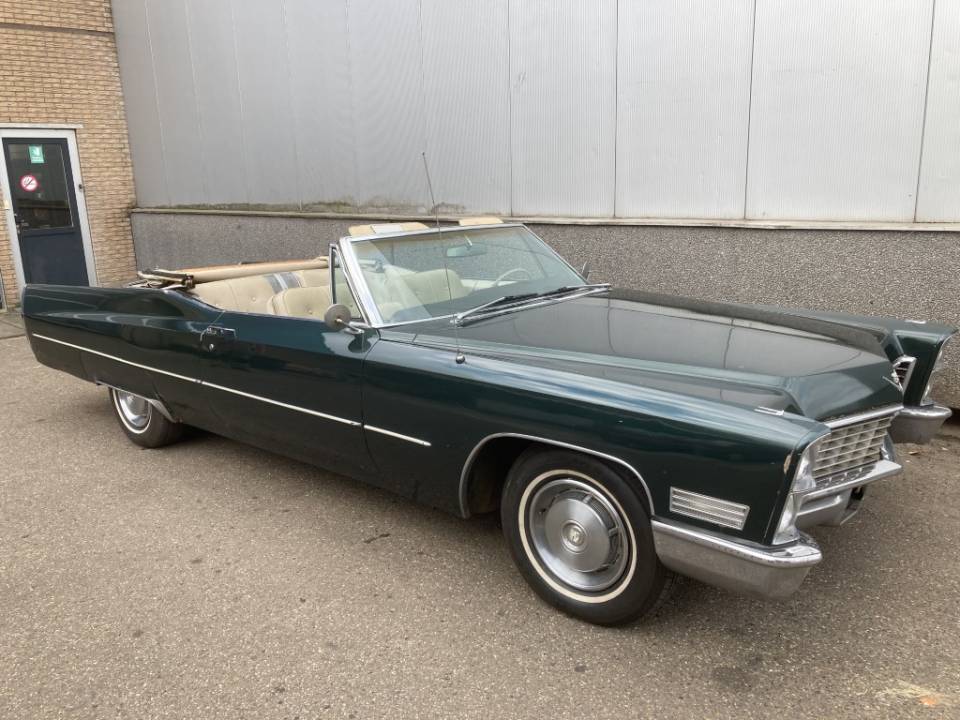 Image 41/50 of Cadillac DeVille Convertible (1967)