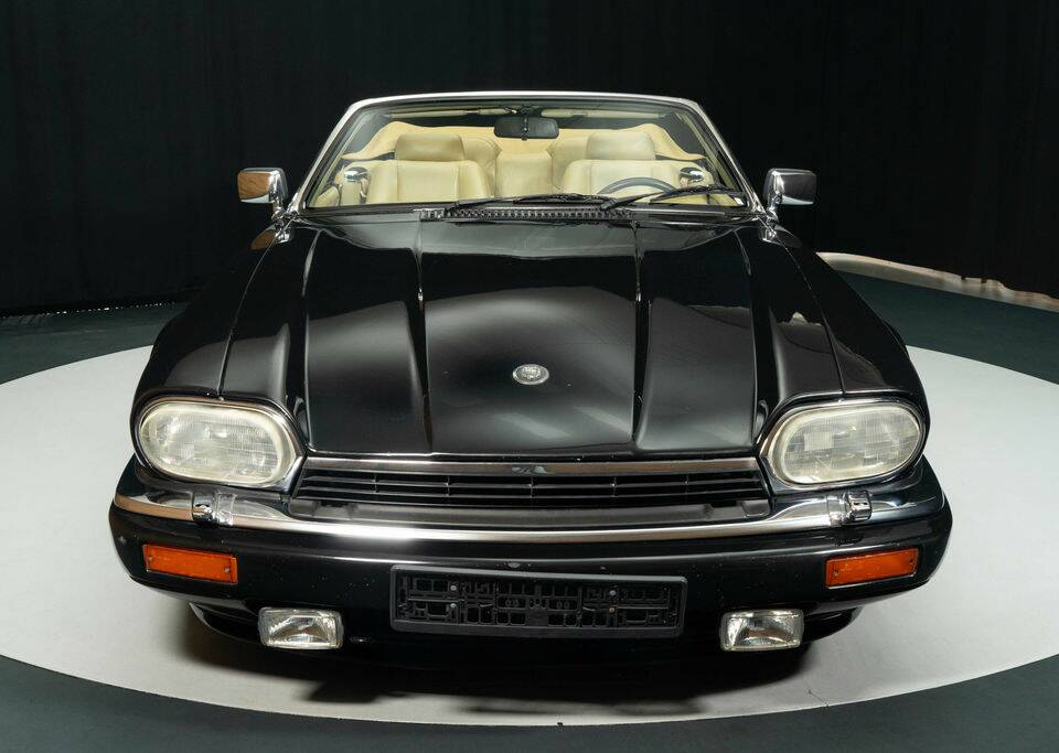 Image 3/8 of Jaguar XJS 4.0 (1994)