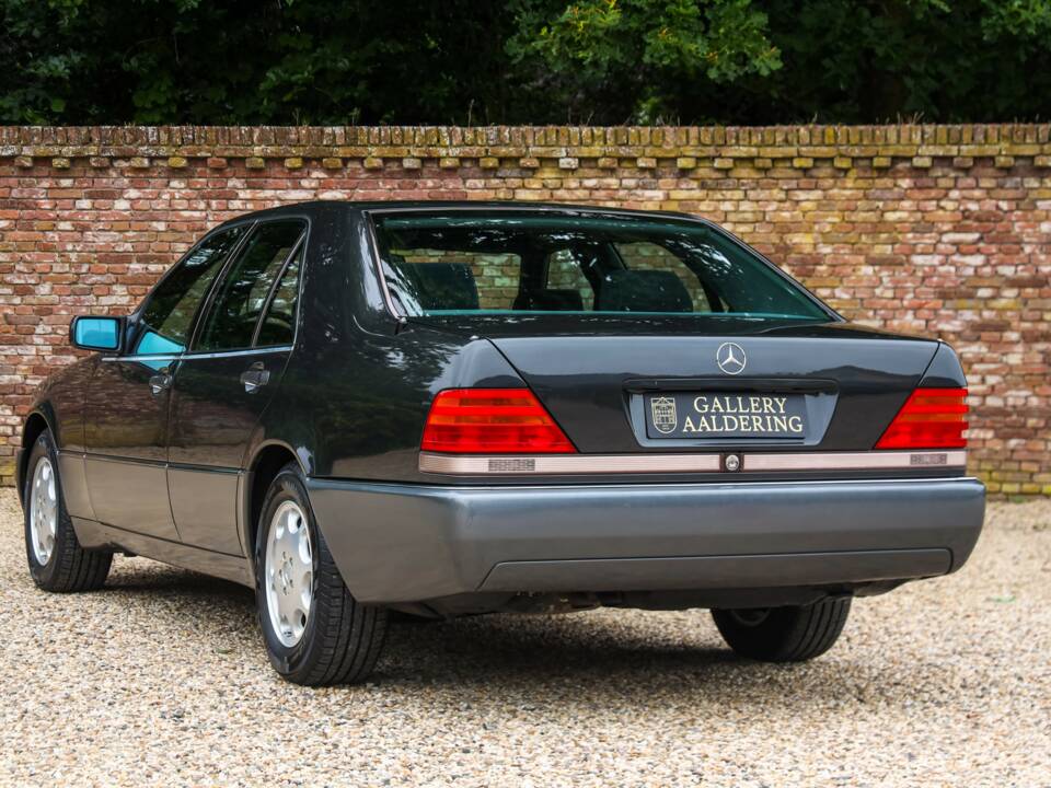 Bild 2/50 von Mercedes-Benz 400 SE (1991)
