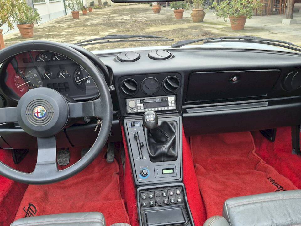 Afbeelding 23/70 van Alfa Romeo 2.0 Spider QV (1987)