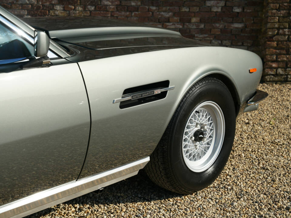 Image 25/50 of Aston Martin V8 (1980)