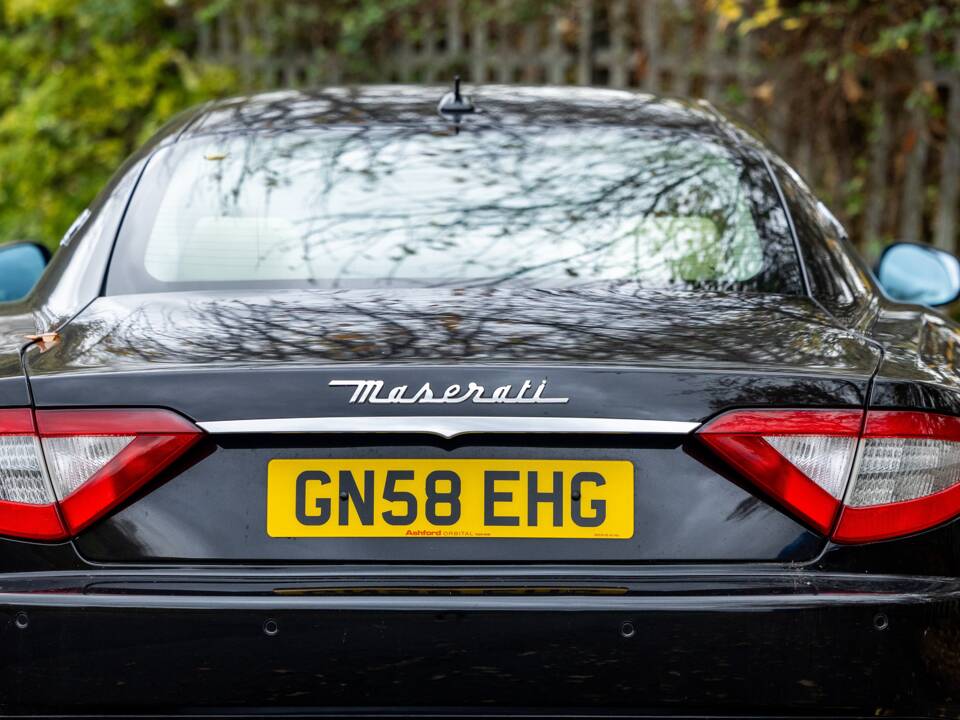 Bild 14/50 von Maserati GranTurismo 4.2 (2008)