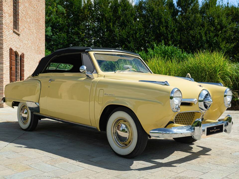 Image 4/50 of Studebaker Champion Regal DeLuxe Convertible (1950)