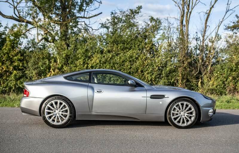 Image 5/38 of Aston Martin V12 Vanquish (2003)