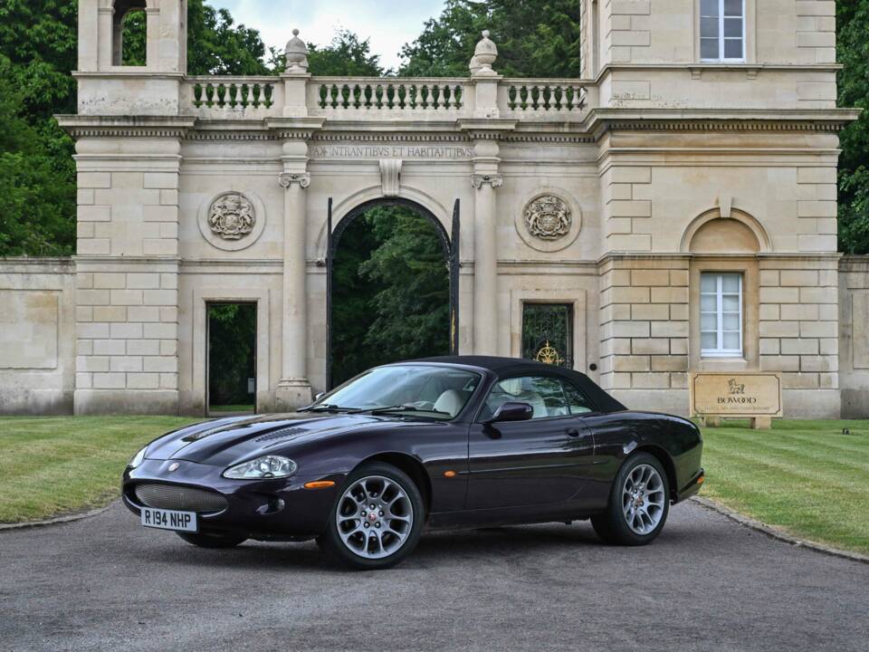 Afbeelding 22/50 van Jaguar XKR (1998)