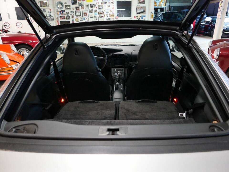 Image 11/16 of Porsche 911 Carrera (2004)