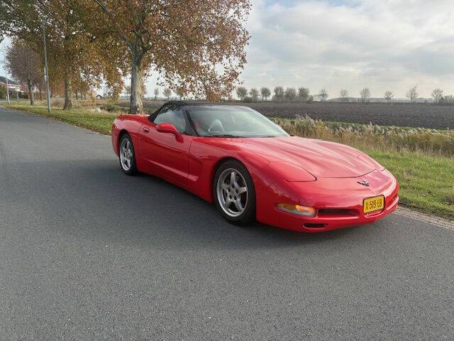Immagine 3/7 di Chevrolet Corvette Convertible (1991)