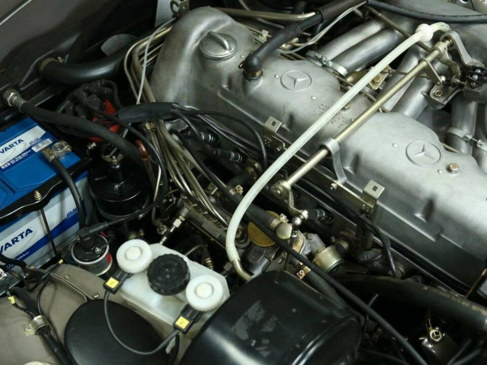 Image 35/50 de Mercedes-Benz 280 SL (1970)