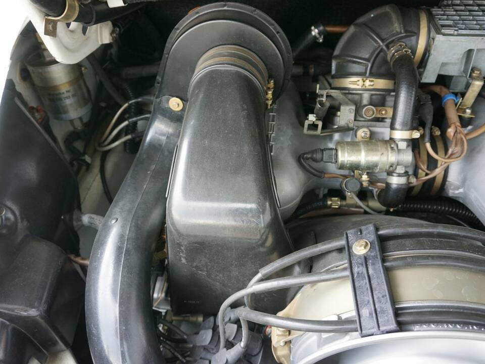 Bild 49/51 von Porsche 911 Carrera 3.2 (1986)