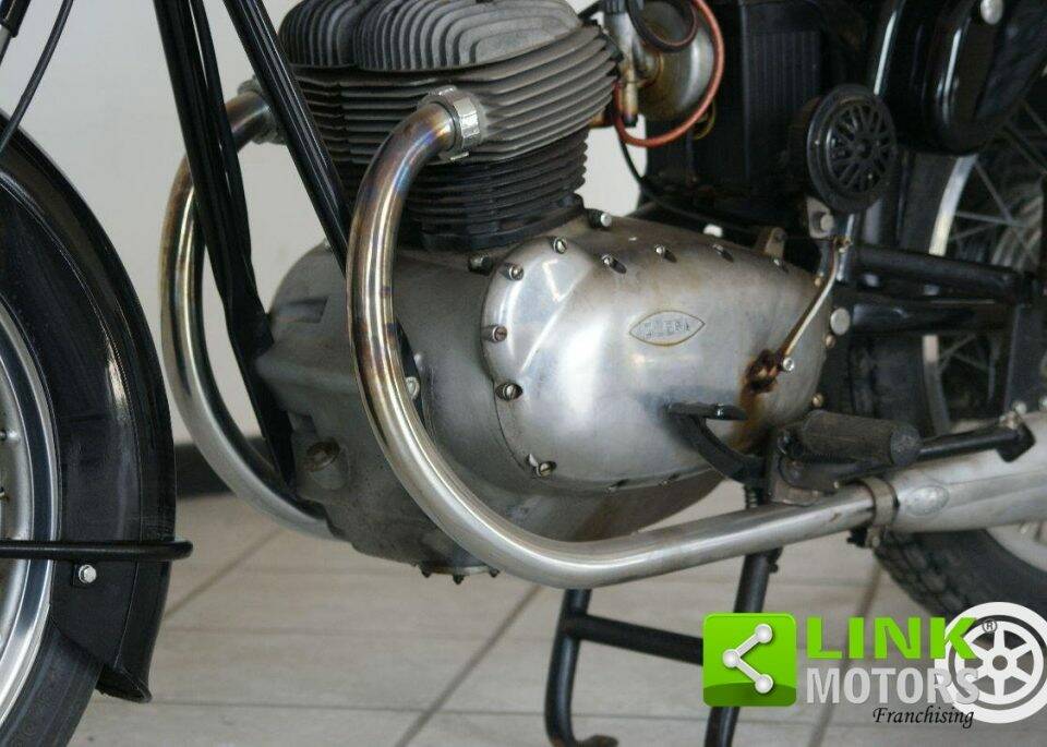 Bild 14/19 von Gilera B 300 (1976)