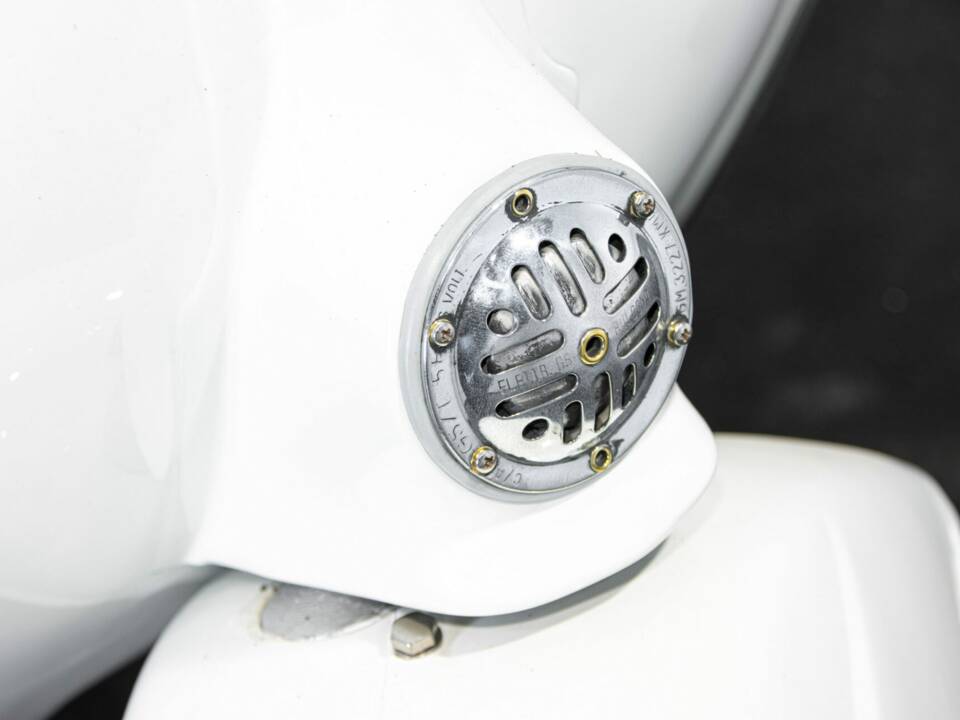 Image 36/49 de Piaggio Vespa 50 SS (1966)