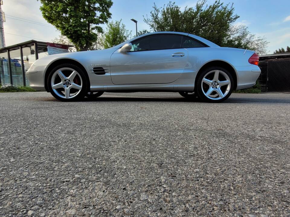 Bild 29/97 von Mercedes-Benz SL 500 (2004)