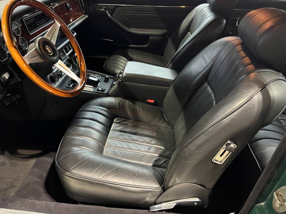 Image 23/47 of Jaguar XJ 6 C 4.2 (1976)