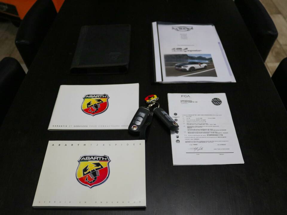 Image 13/13 of Abarth 124 Spider (2018)