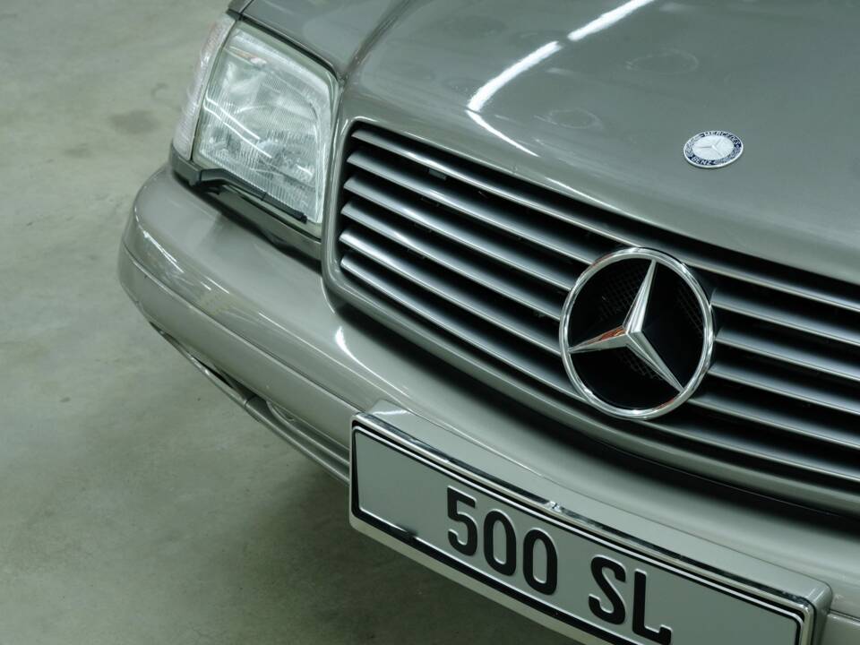Image 20/50 of Mercedes-Benz SL 500 (1994)