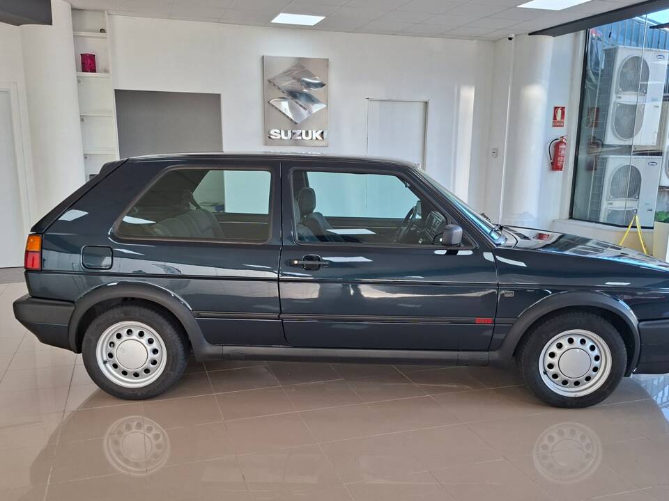 Image 2/21 of Volkswagen Golf Mk II GTi 1.8 (1990)