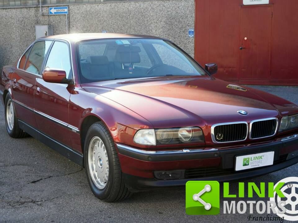 Image 1/10 de BMW 740iL (1994)