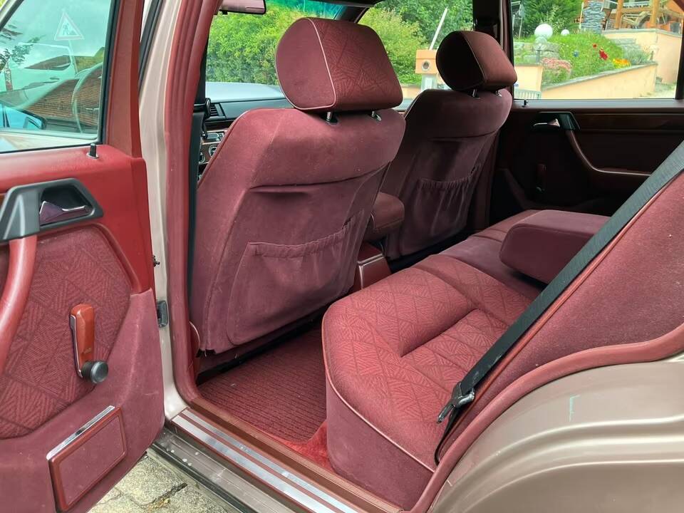 Afbeelding 8/9 van Mercedes-Benz E 220 (1994)