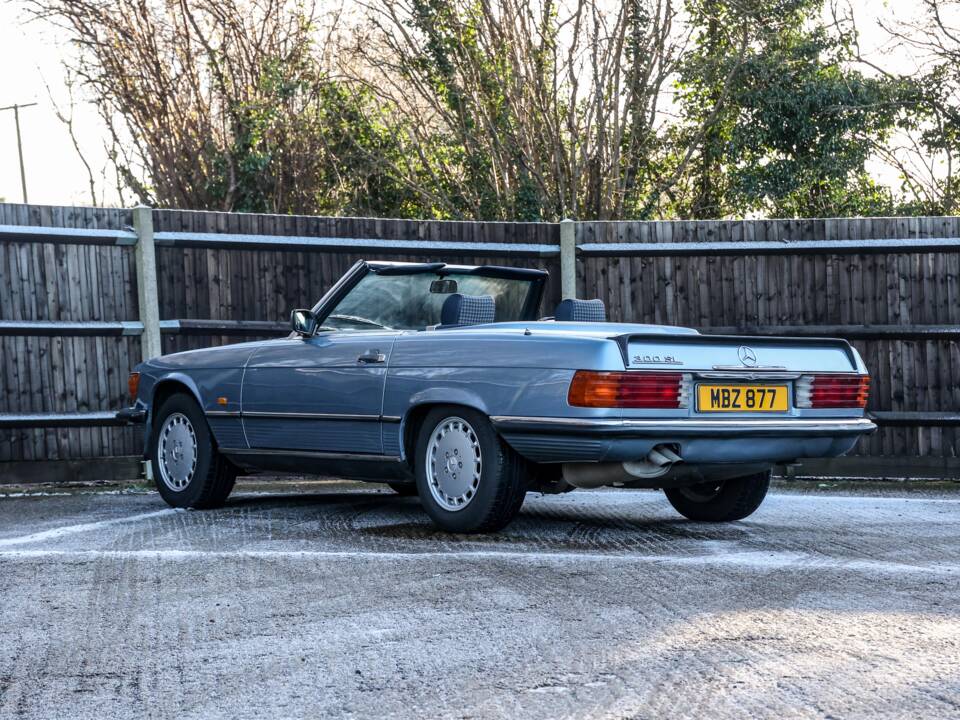 Image 9/19 of Mercedes-Benz 300 SL (1987)