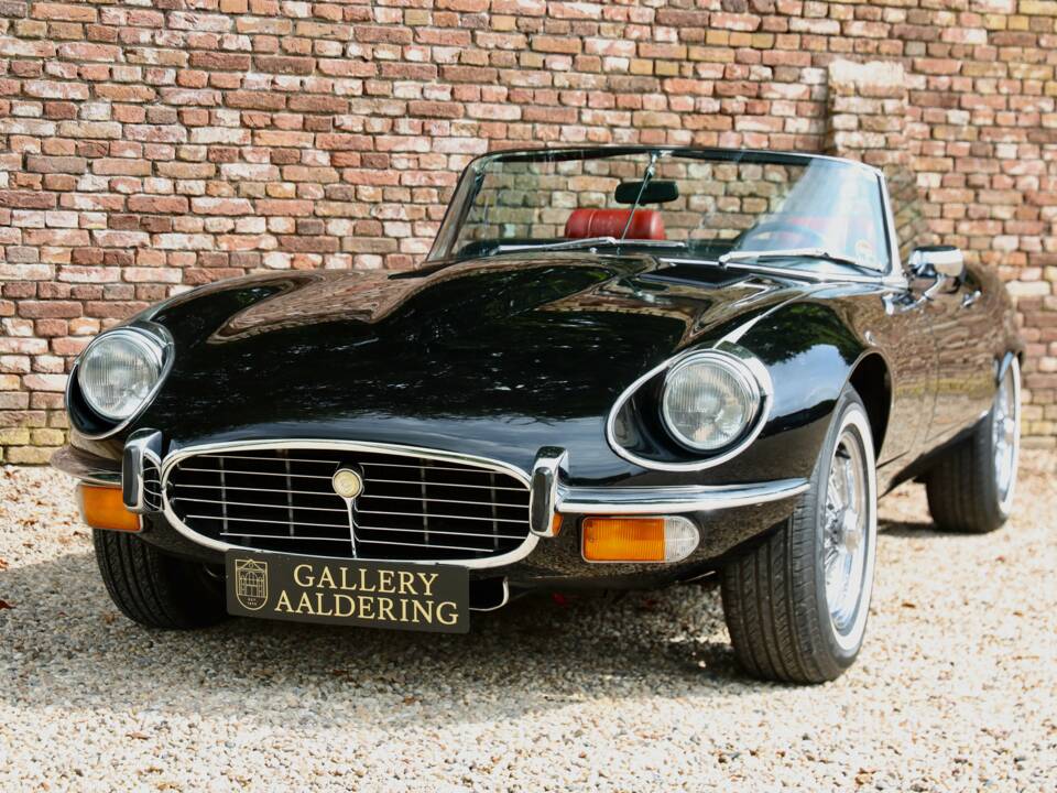 Afbeelding 21/50 van Jaguar E-Type V12 (1974)