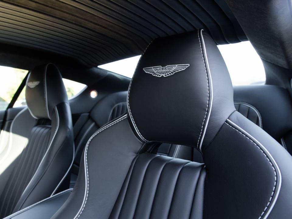 Imagen 44/50 de Aston Martin DB 9 GT &quot;Bond Edition&quot; (2015)