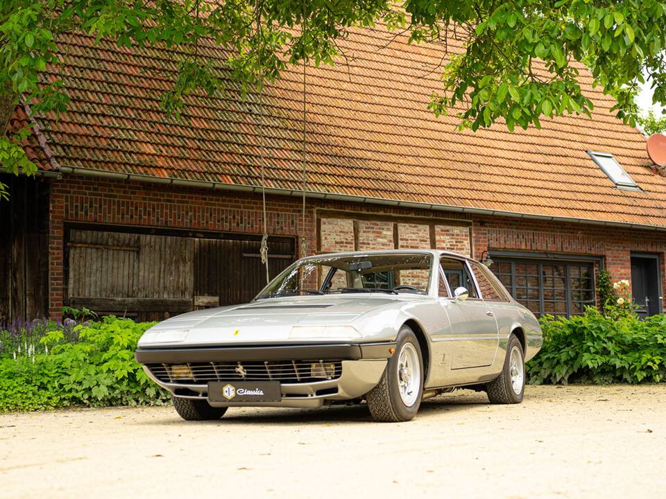 Bild 2/81 von Ferrari 365 GT4 2+2 (1973)