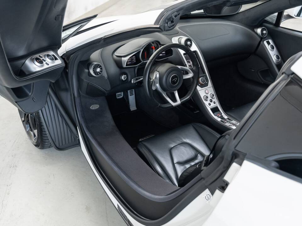 Bild 8/33 von McLaren 12C Spider (2013)