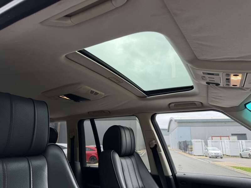 Bild 44/50 von Land Rover Range Rover Vogue TDV8 (2008)