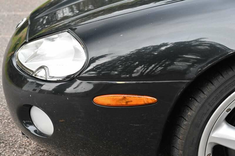 Afbeelding 40/50 van Jaguar XK8 4.0 (2002)