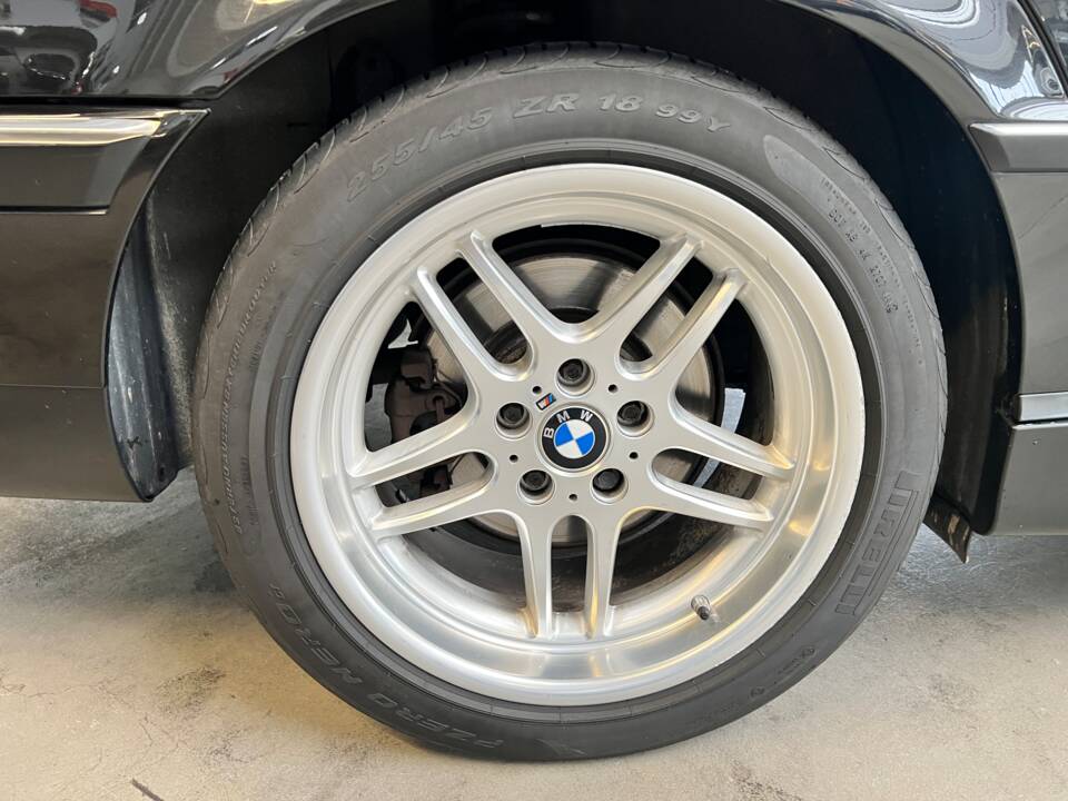 Immagine 40/48 di BMW 740i (2001)