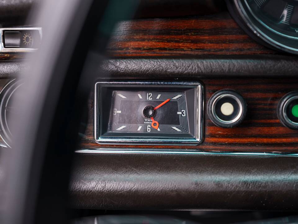Image 20/34 of Mercedes-Benz 300 SEL 6.3 (1969)