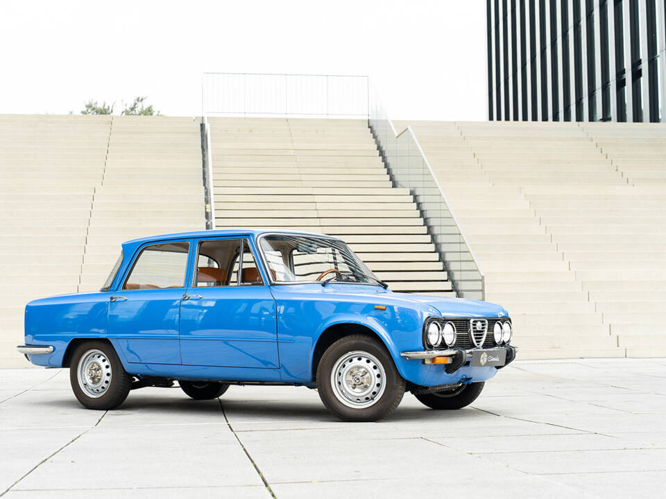Bild 4/58 von Alfa Romeo Giulia Nuova Super 1600 (1977)