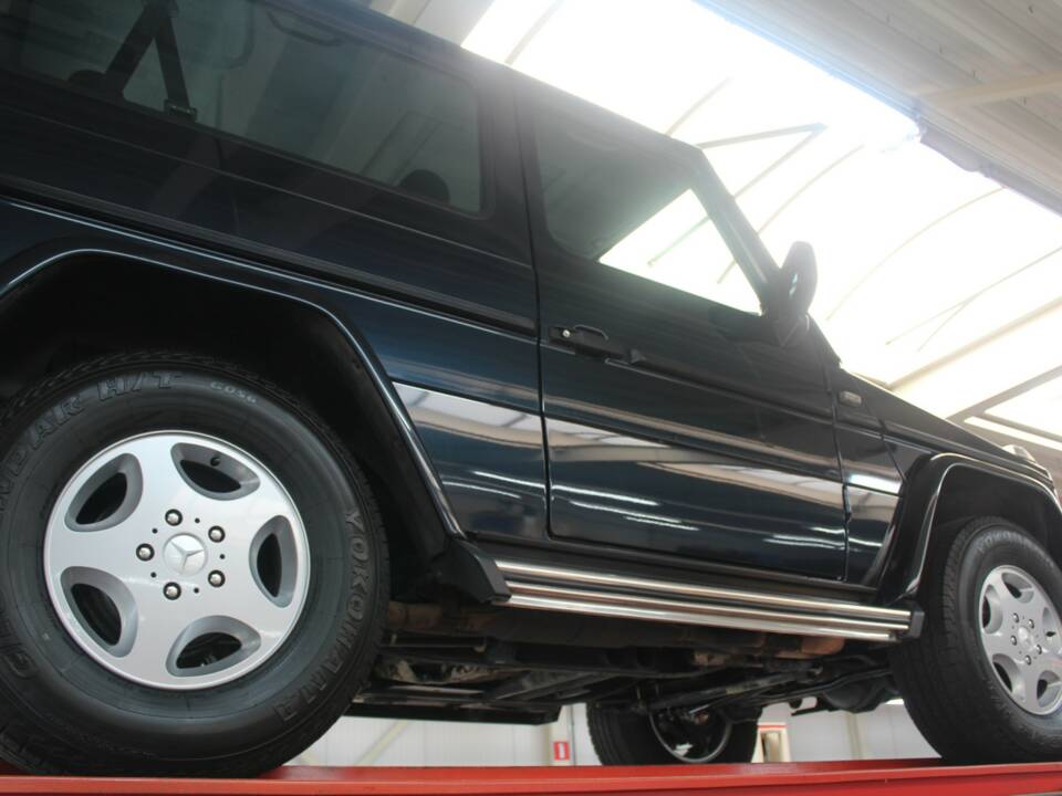 Immagine 8/50 di Mercedes-Benz G 320 (SWB) (1996)