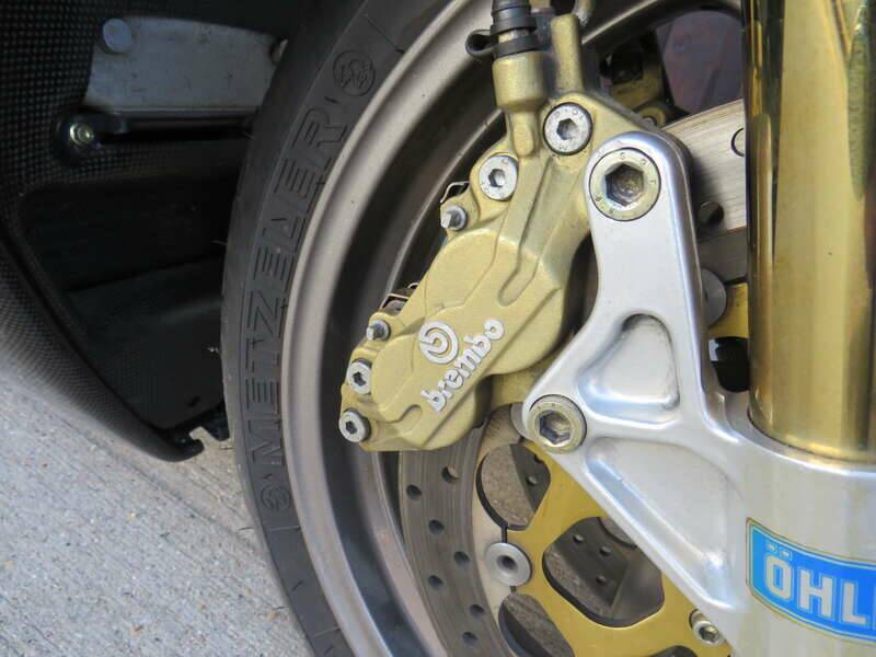 Bild 31/46 von Ducati 996 SPS (2000)