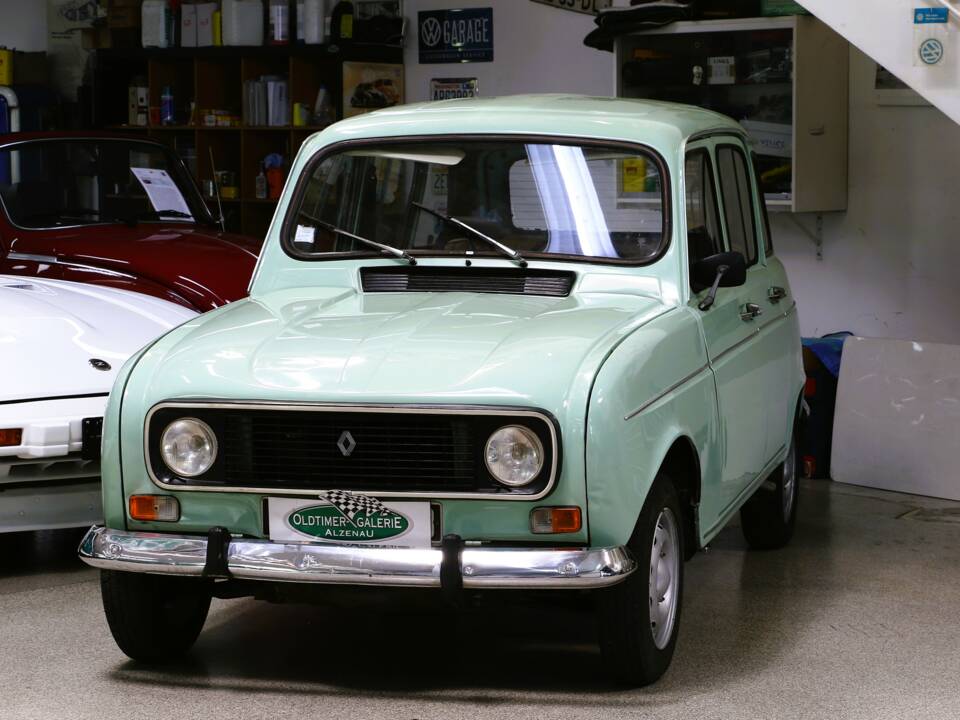 Image 1/33 de Renault R 4 TL (1981)