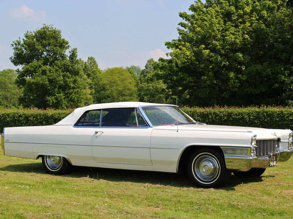 Imagen 2/28 de Cadillac DeVille Convertible (1965)