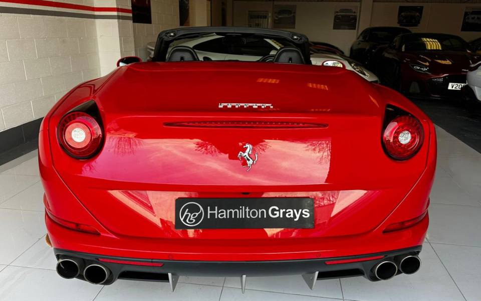 Image 46/50 of Ferrari California T (2017)