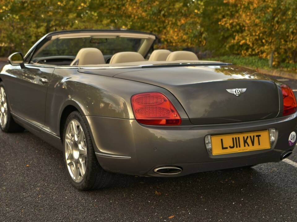 Image 10/50 of Bentley Continental GTC (2011)