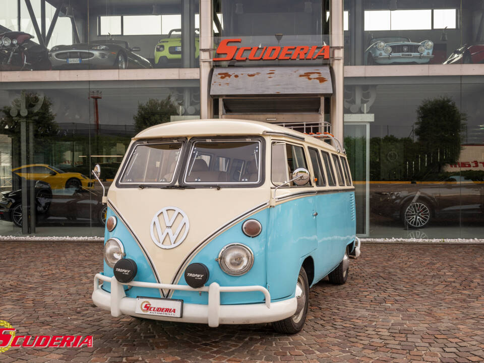 Bild 1/31 von Volkswagen T1 Brasil &quot;Samba&quot; (1974)