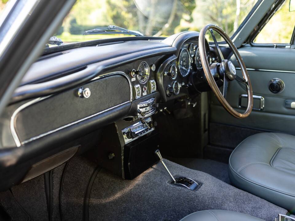 Image 62/62 of Aston Martin DB 6 (1967)