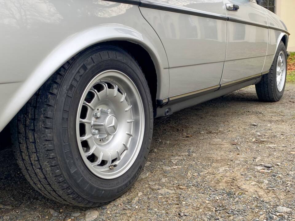 Bild 14/24 von Mercedes-Benz 280 TE (1984)