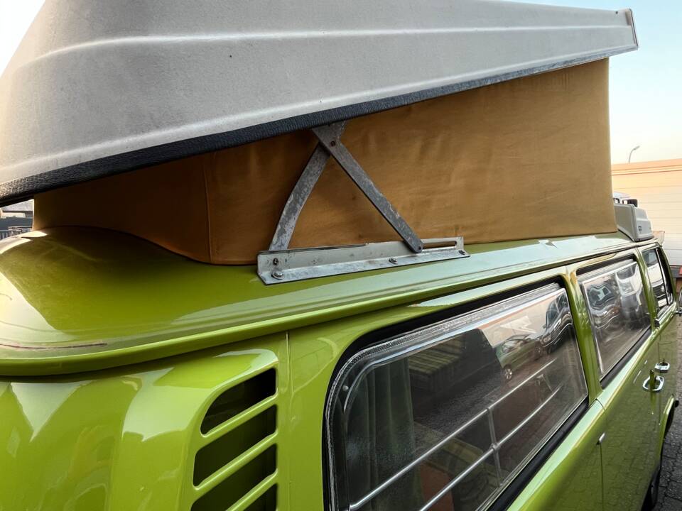 Image 12/57 of Volkswagen T2b Westfalia (1978)